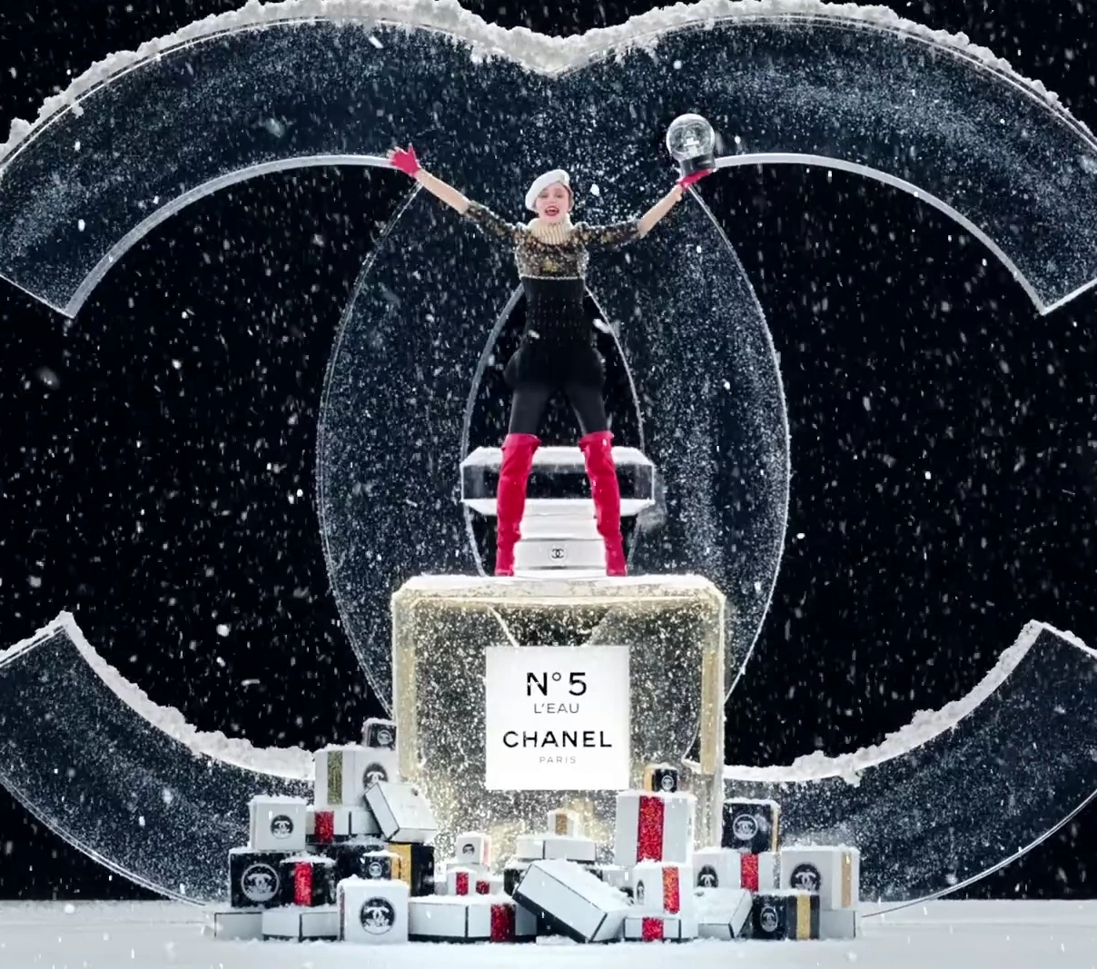 Chanel N5 с Лили-Роуз Депп — Счастливый номер 5 реклама на ТВ