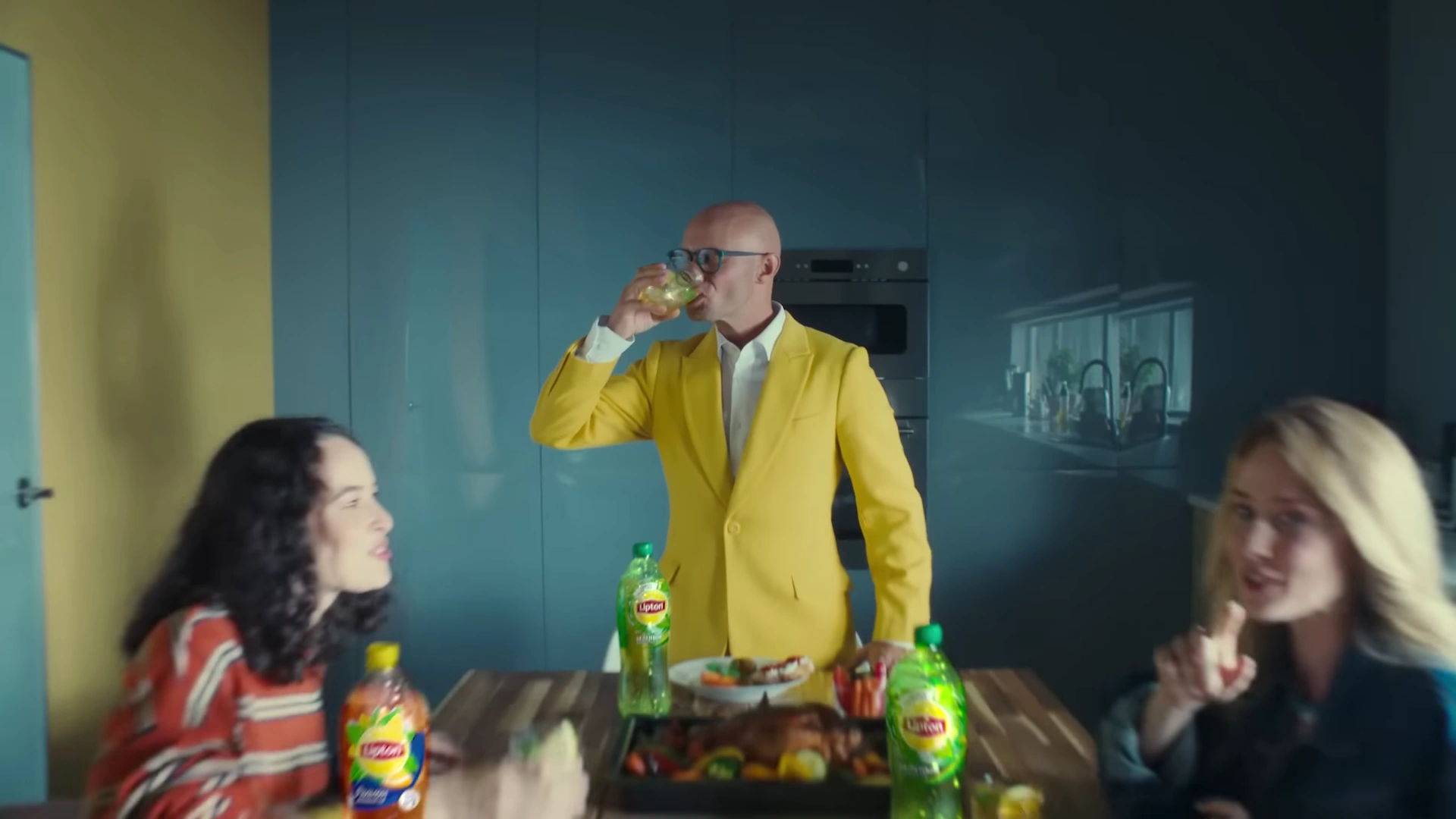 Lipton с Хрусталёвым — С Липтон вкуснее реклама на ТВ