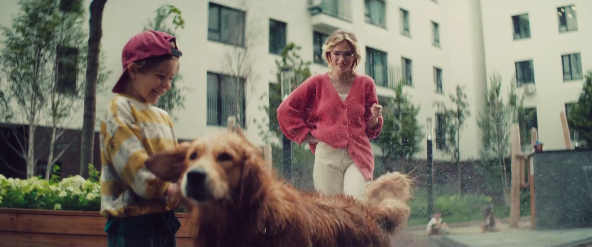 Брусника — Строим разную жизнь реклама на ТВ