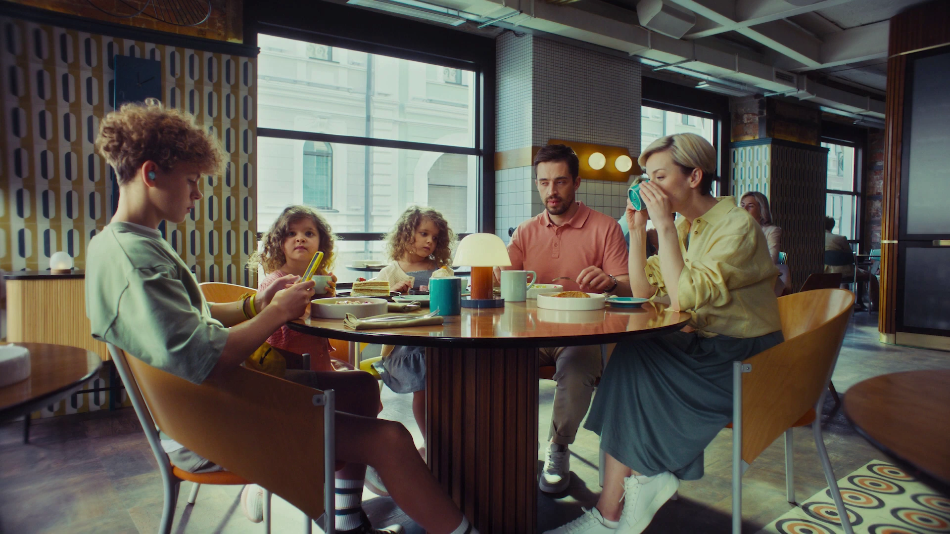 билайн — Надёжный мобильный интернет реклама на ТВ